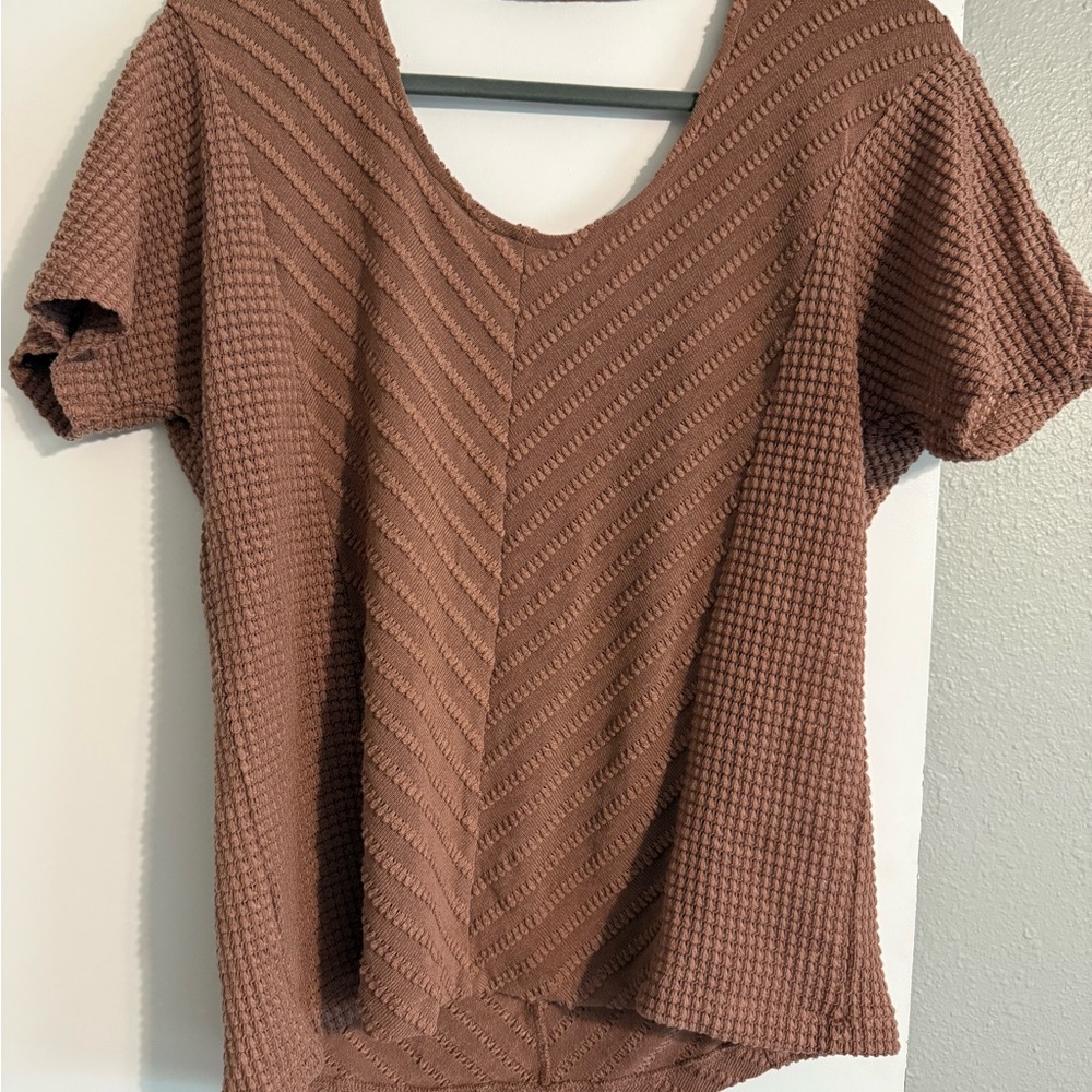 BKE Textured Rose Women's top